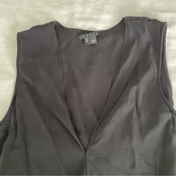 Theory MEDIUM 100% silk V neck tank career office capsule wardrobe - Picture 2 of 6